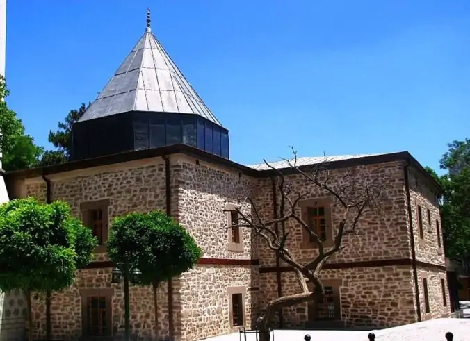 Şems-i Tebrizi Türbesi